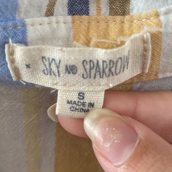 Sky & Sparrow cover up or a plain cropped flannel - Picture 3 of 3